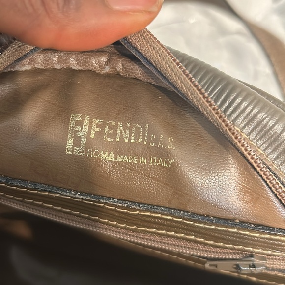 Fendi Vintage monogrammed Crossbody bag - Picture 14 of 16